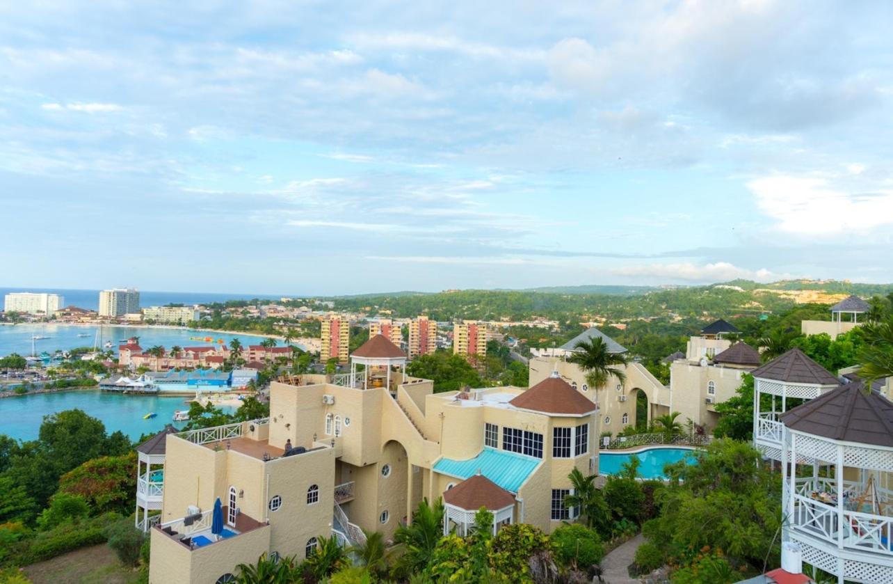 Columbus Heights A5 Apartment Ocho Rios Exterior photo